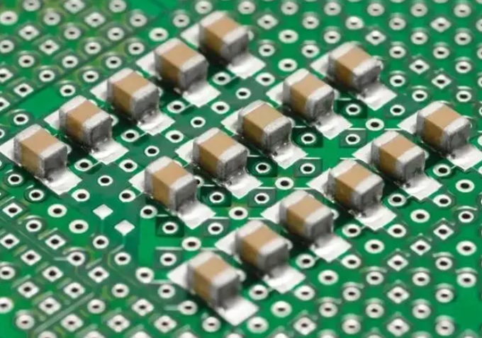 表面擠壓貼裝（SMD）